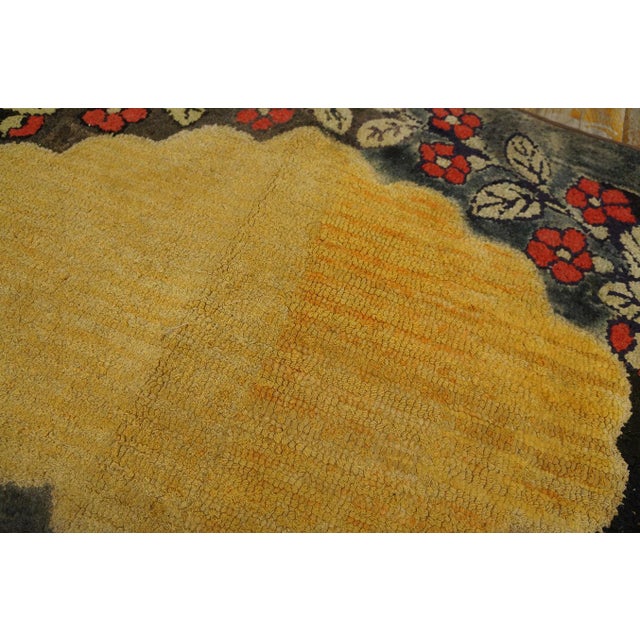 1930s Yellow Roses Medallion Antique American Hooked Rug 2' 8''x5' 0'' Handwoven Wool Carpet For Sale - Image 12 of 18