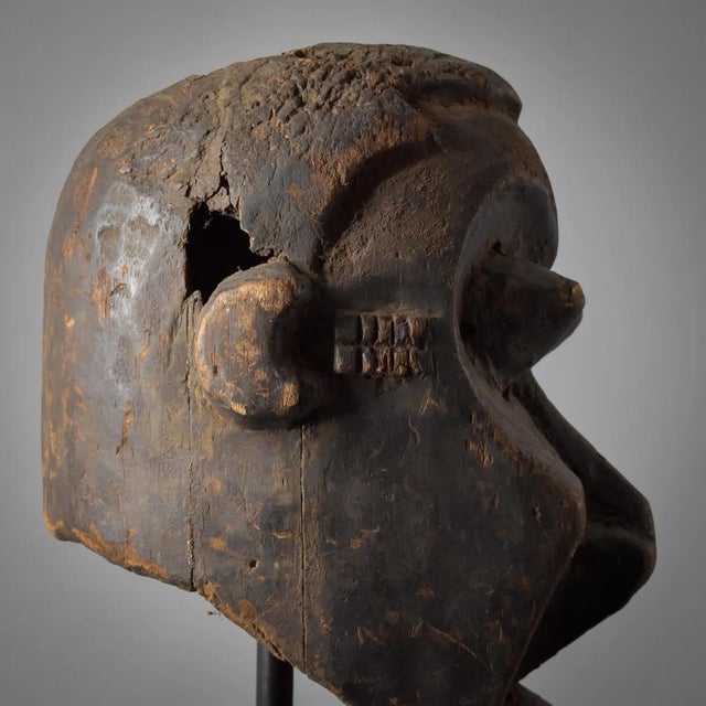Brown Early 20th Century Kuba Goggle Eyed Mask Pwoo Itok For Sale - Image 8 of 10