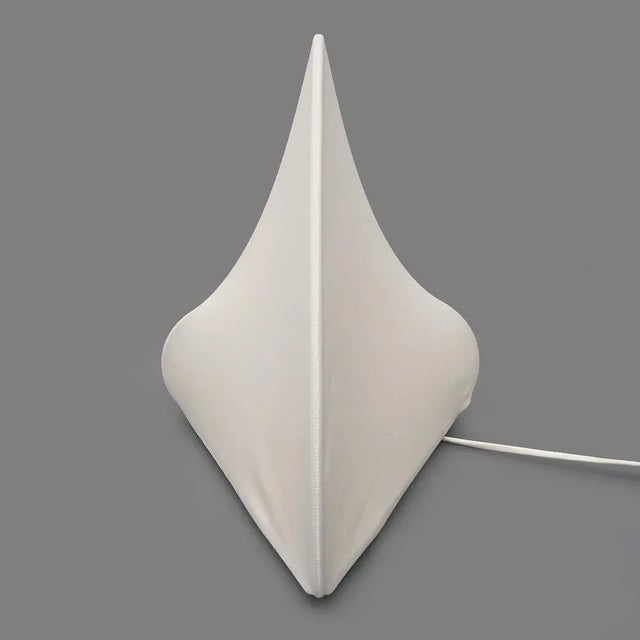 White Kaori Fabric Table Lamp by Kazuhide Takahama for Sirrah, 1970s For Sale - Image 8 of 14