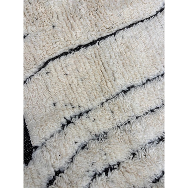 Contemporary Moroccan Beni Ourain Rug For Sale - Image 6 of 10