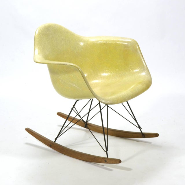 The first fiberglass Eames chairs were produced by Zenith Plastics. The early Zenith shells are distinctive for their high...