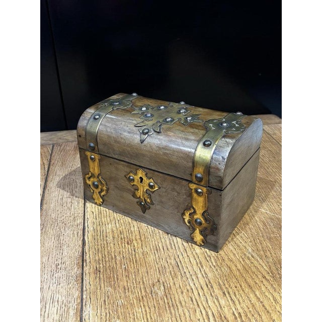 Brown Victorian Brass Decorated Tea Caddy For Sale - Image 8 of 13