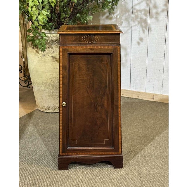 English mahogany bedside table, late 19th century - H=80cm, W=33.5cm, D=28cm.