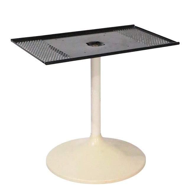Pr. Space Age Saarinen Style Pedestal Speaker Tables C. 1970's For Sale - Image 14 of 16