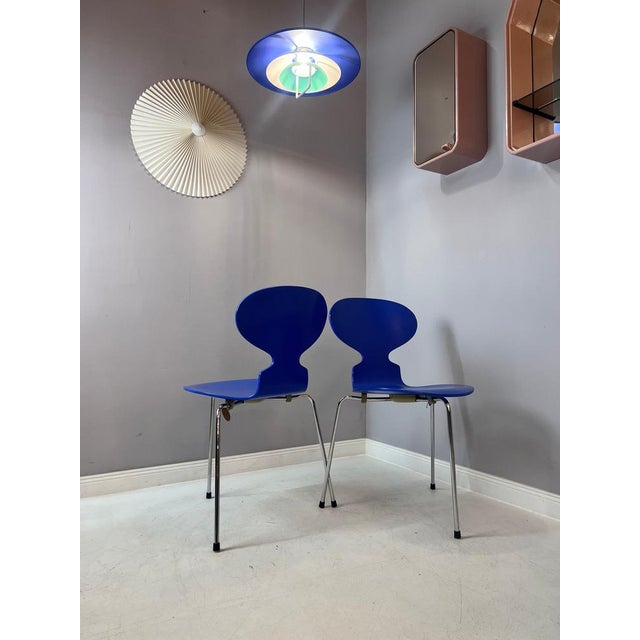 Model 3100 Ant 3-Legged Chair by Arne Jacobsen for Fritz Hansen For Sale - Image 5 of 11