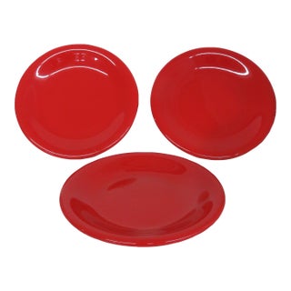 Primula Decorata a Mano Red Ceramic Plates Set of Three Made in Italy 4726b For Sale