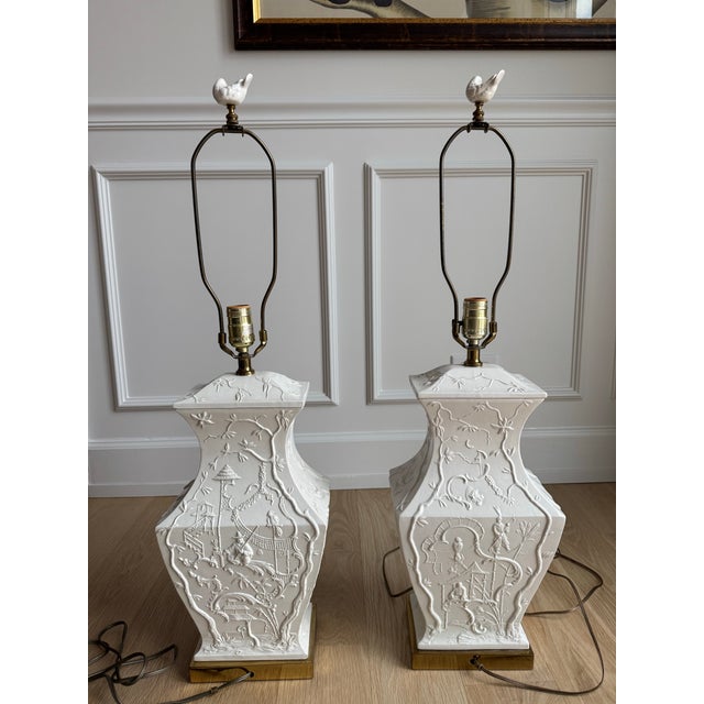 1970s Paul Hanson Vintage Blanc De Chine Chinoiserie Ceramic Lamps - A Pair With Original Shades For Sale - Image 5 of 9