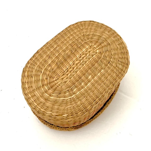 Vintage Sweet Grass Nesting / Stacking Baskets Lidded Small Storage Boxes - Set of 4 For Sale In Miami - Image 6 of 7