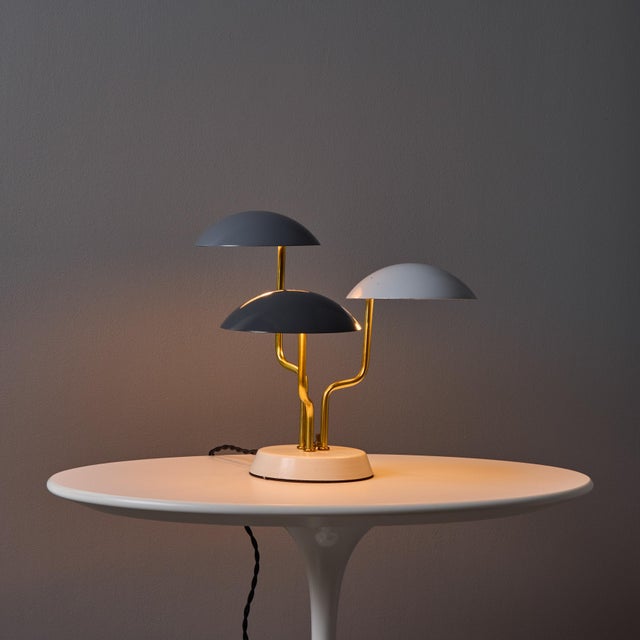 Mid-Century Modern 1950s Gino Sarfatti Tricolore Grey Table Lamp for Arteluce For Sale - Image 3 of 18