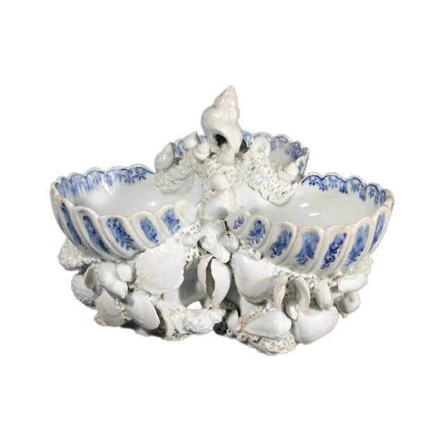 English Bow Porcelain Underglaze Blue & White Shell Sweetmeat Stand For Sale - Image 3 of 16