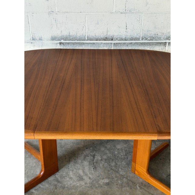 Wood Vintage Danish Teak Round Extendable Dining Table – Mid-Century Modern Scandinavian Dining Table With Leaf For Sale - Image 7 of 11