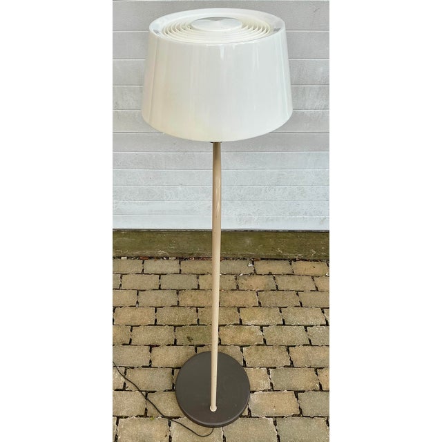 Mid-Century Modern Vintage Floor Lamp by Gerald Thurston for Lightolier For Sale - Image 3 of 12