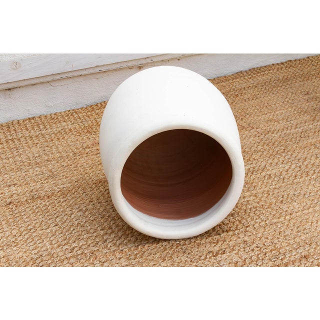 19" Dm Chalk White Mediterranean Urn Planter For Sale In Los Angeles - Image 6 of 8