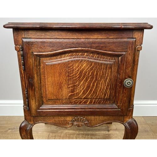 Vintage Bedside Tables in Oak, Set of 2 For Sale - Image 4 of 11