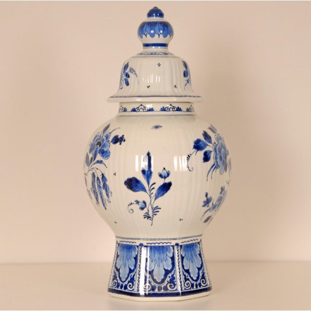 Mid-Century Modern Royal Delft Blue and White Baluster Vase Chinoiserie Flowers Birds Octagonal Base For Sale - Image 3 of 13
