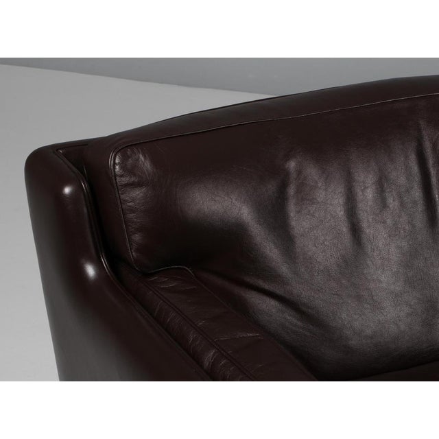V11A 3-Seater Sofa by Illum Wikkelsoe for Holger Christensen, 1960s For Sale - Image 4 of 8