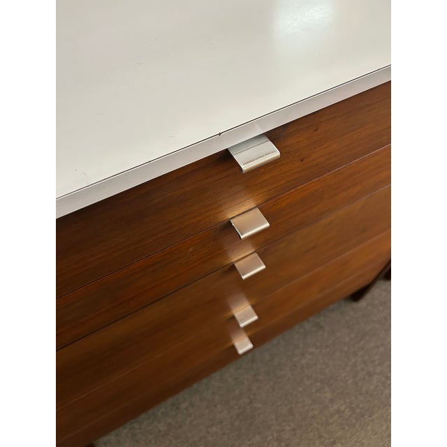 Wood 1960s Florence Knoll Walnut + White Laminate 5 Drawer Chest For Sale - Image 7 of 11