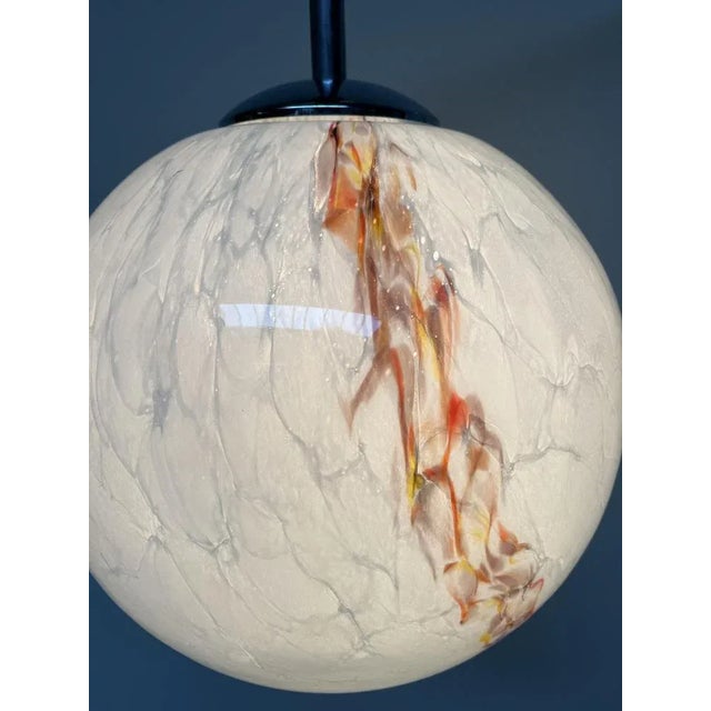Very nice, large globe pendant lamp with marble effect. Dimensions: diameter 38 cm, cable length 30 cm. In good condition....