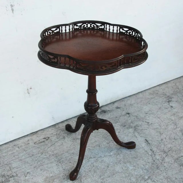 Traditional Chippendale Mahogany Decorative Gallery Edge Tripod Table For Sale - Image 3 of 7
