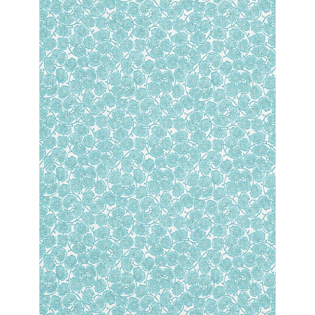 Hinson re-enters the limelight with a show-stopping debut collection under the Scalamandré name. COLOR POP!, a collection...