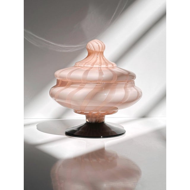 Mid-Century Modern Murano Opalina Swirl Bonbonniere, 1950s, in Flawless conditions. Designed 1950 to 1959