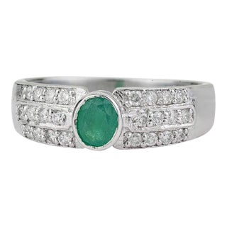 Classic Oval Emerald Diamond Statement Band Ring in Sterling Silver, Size 7 For Sale
