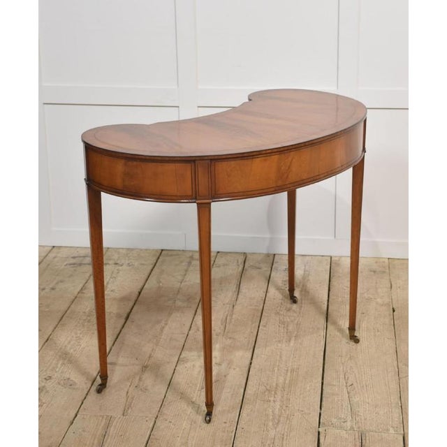 Brown Kidney-Shaped Lady's Dressing Table in Mahogany, 1890s For Sale - Image 8 of 10