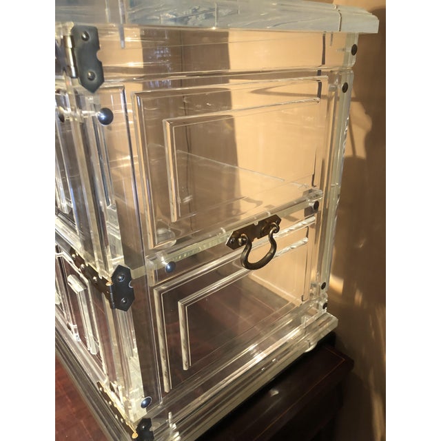 Methacrylate Display Trunk, 1970s For Sale - Image 4 of 11