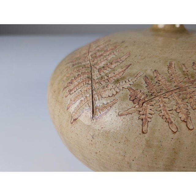 Roger Capron Ceramic Table Lamp with Fern Leaf Herbier Motif in the style of Roger Capron, 1960s For Sale - Image 4 of 9
