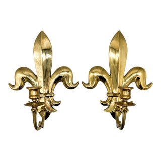 20th C. Hollywood Regency Brass Fleur-De-Lis Wall Sconces – A Pair – French Glam / Ornate For Sale