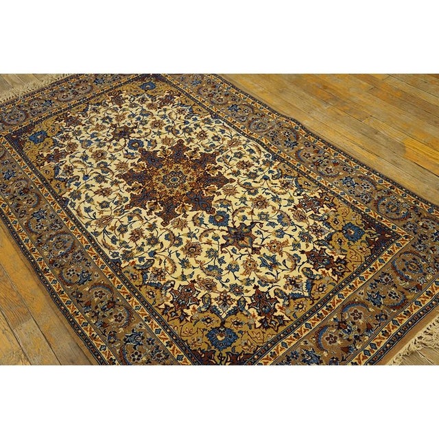 1940s Traditional Medallion Ivory Ground Vintage Isfahan Hand-Knotted Wool Rug For Sale - Image 4 of 5