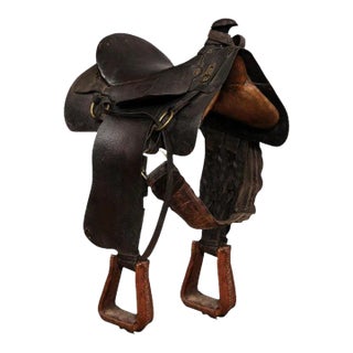 Vintage American Western Style Leather Saddle with Weathered Patina For Sale