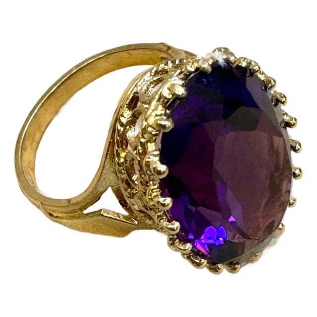 11 Carat Amethyst Cocktail Ring in 14 Karat Yellow Gold 7.2 GmSize 5.25 For Sale