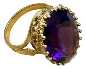 11 Carat Amethyst Cocktail Ring in 14 Karat Yellow Gold 7.2 GmSize 5.25