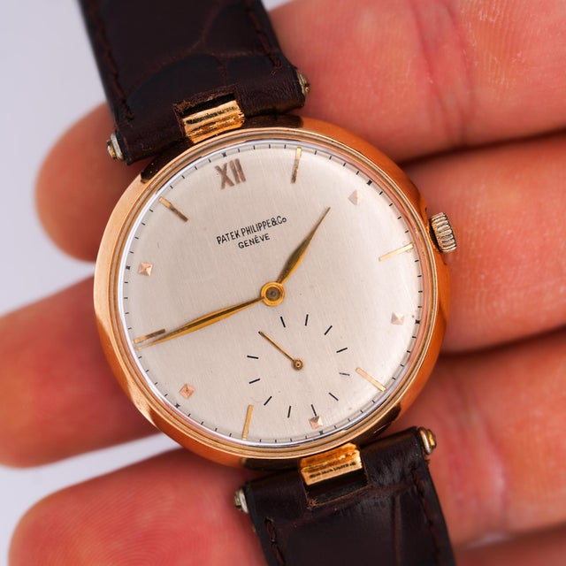 Art Deco Vintage Patek Philippe 18k Gold 35mm Manual Wind Watch on Leather For Sale - Image 3 of 9