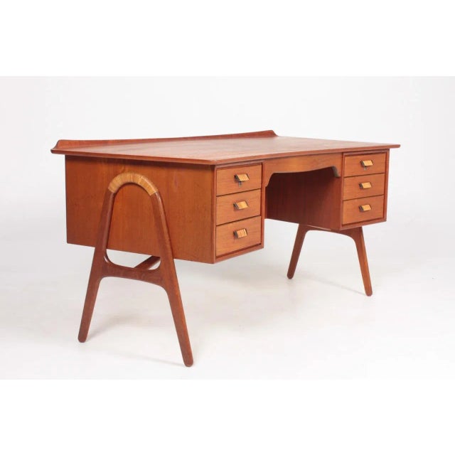 Mid-Century Danish Teak Desk by Svend Åge Madsen for Sigurd Hansen, 1950s For Sale - Image 6 of 13
