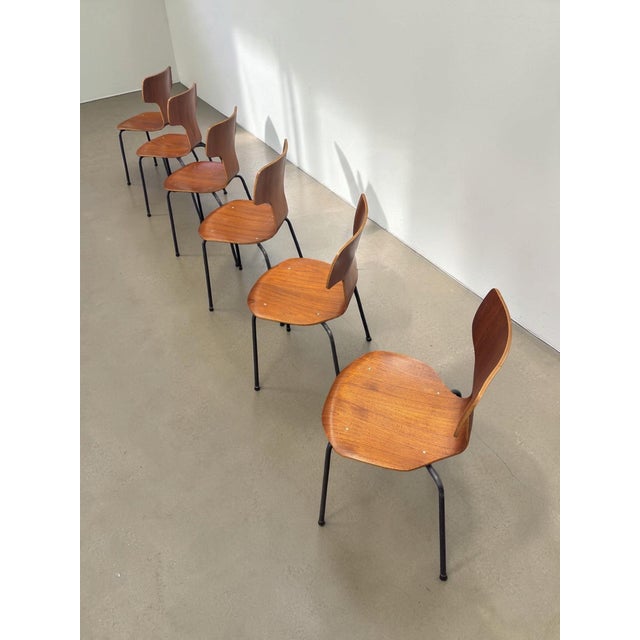 Vintage Model 3103 Dining Chairs by Arne Jacobsen for Fritz Hansen, 1960s, Set of 6, in Very Good conditions. Designed...