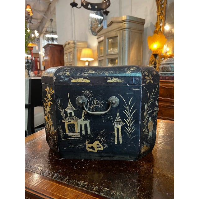 19th Century 19th Century Regency Chinoiserie Lacquered and Gilt Casket For Sale - Image 5 of 6