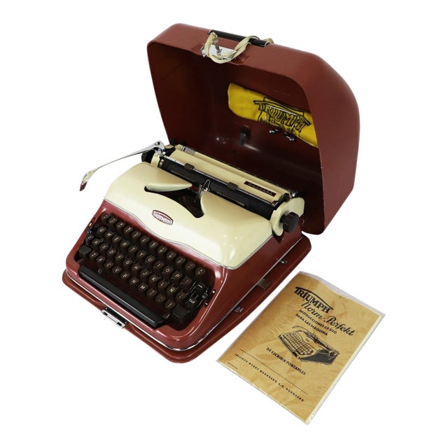 1950's Triumph Brand Gabriele Model Portable Typewriter For Sale