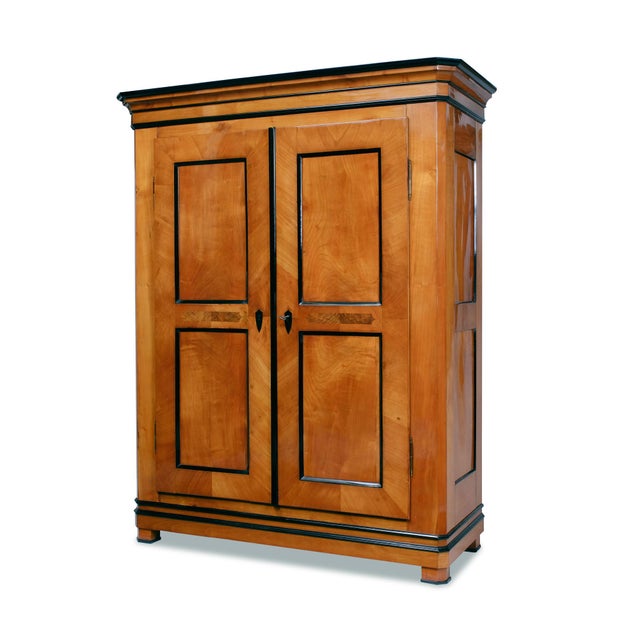 Biedermeier Hall Cabinet in Walnut, 1830 For Sale - Image 3 of 9