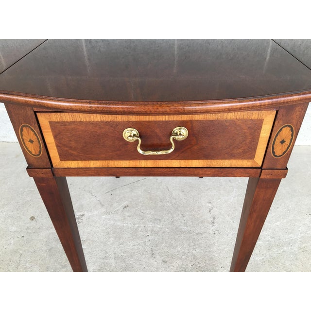 Thomasville Banded Mahogany Collection Pembroke Drop Leaf Accent Table