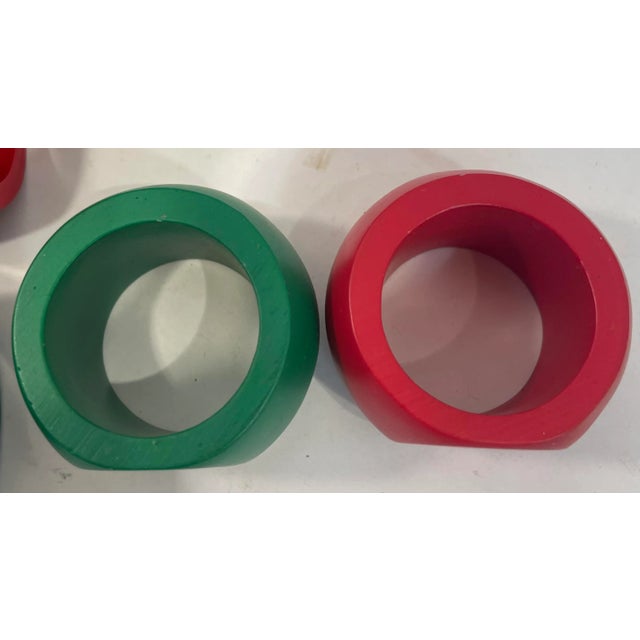 Mid 20th Century Vintage Green and Red Wooden Napkin Rings - Set of 16 For Sale - Image 5 of 5