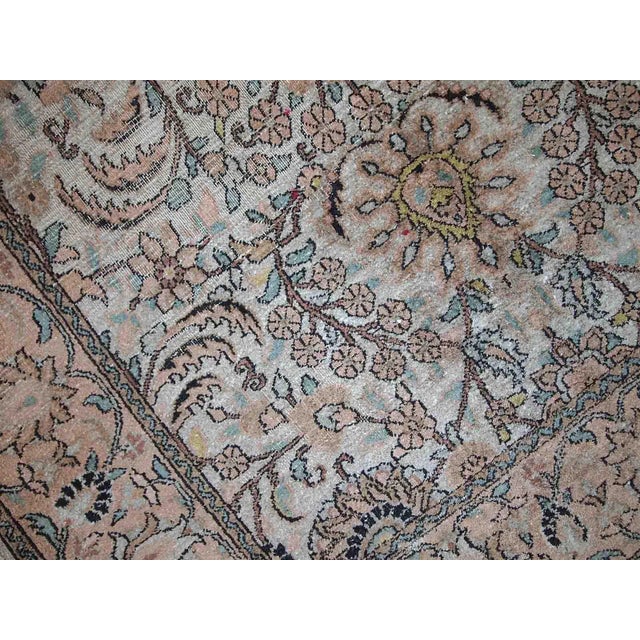 1950s Handmade Silk Indo-Tabriz Rug For Sale In New York - Image 6 of 7