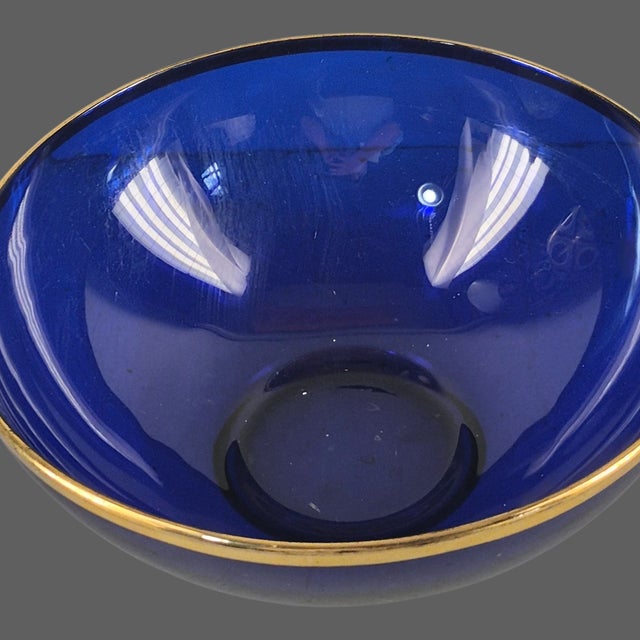 Mid-Century Modern Vintage Cobalt Blue Gilded Rim Glass Serving Bowl For Sale - Image 3 of 8