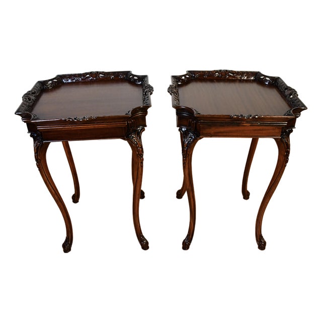 1940s Pair of English Chippendale Carved Mahogany Side Tables / End Tables For Sale