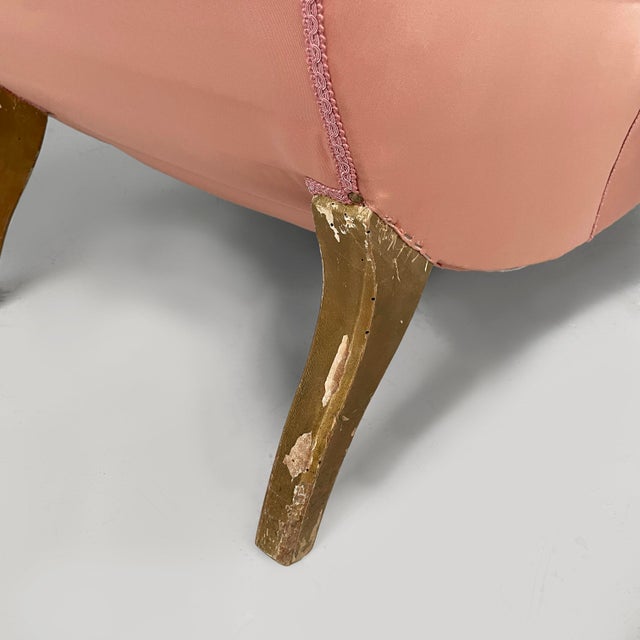 Italian Chaise Longue with Armrest in Pink Satin and Gilded Wood, 1800s For Sale - Image 14 of 16