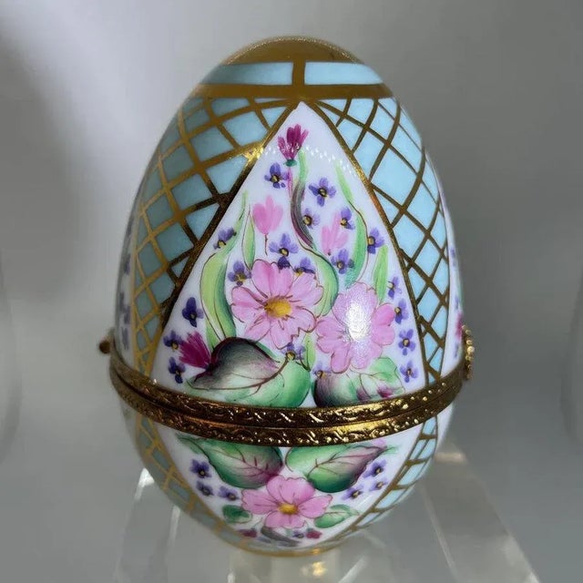 Peint Main Limoges Gilded & Painted Egg Trinket Box, 20th century, H. 3.875 in. x D. 2.875 in. x W. 1.5 in. If you would...