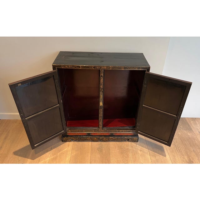 Wood 1940s Lacquered Wood Cabinet with Chinese Seenes For Sale - Image 7 of 12