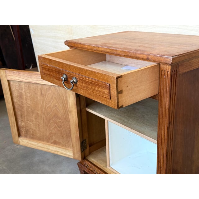 French Art Deco Marble Top Nightstands or Bedside Cabinets in Walnut, 1930, A Pair For Sale - Image 9 of 18