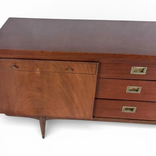 Contemporary Mid-Century Mahogany Sideboard from Greaves & Thomas For Sale - Image 3 of 8